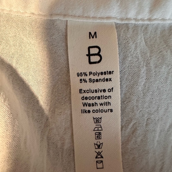 $5 Friday Elegant White Textured Women's Top - Picture 5 of 5